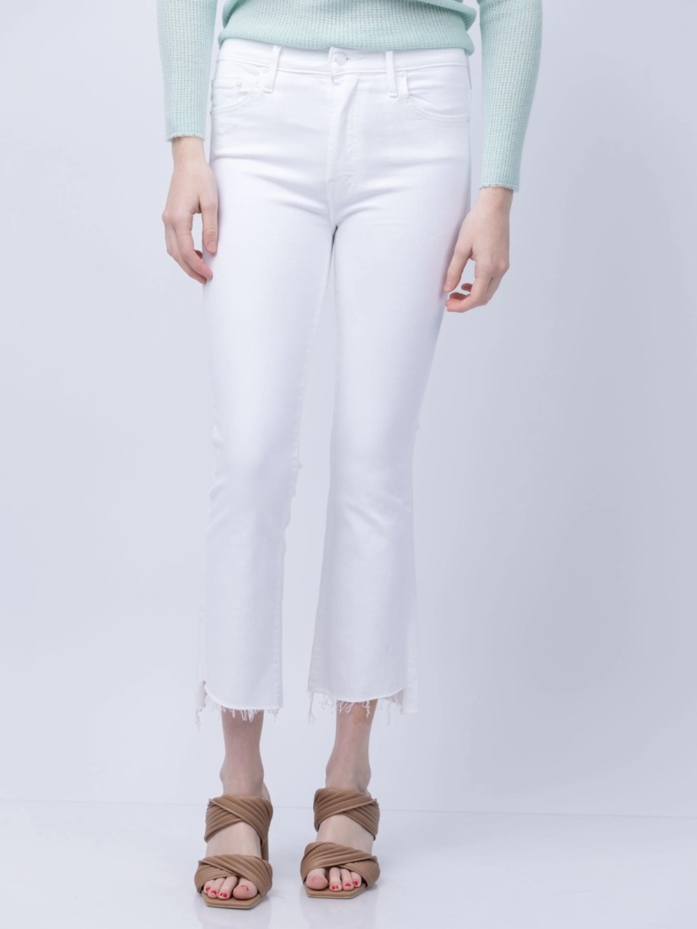 Mother Insider Crop Step Fray in “Fairest of Them All”